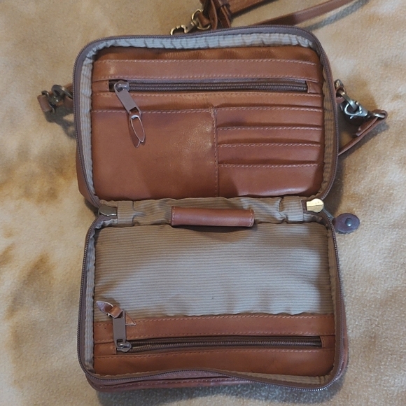 LAND Leather Crossbody Travel Hybrid Organizer Two Tone Brown 9" X 6" - Picture 3 of 13